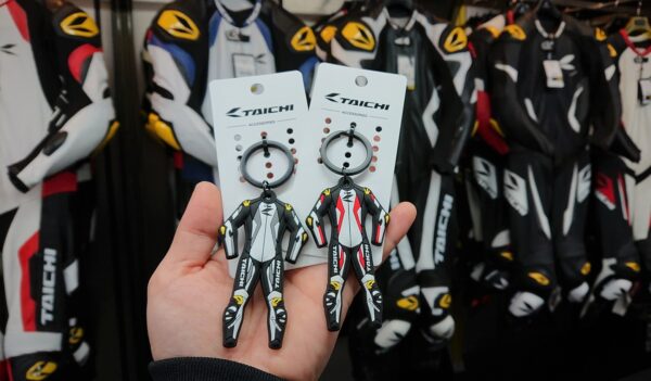 TAICHI RSA051 SUIT 連身皮衣造型鑰匙圈