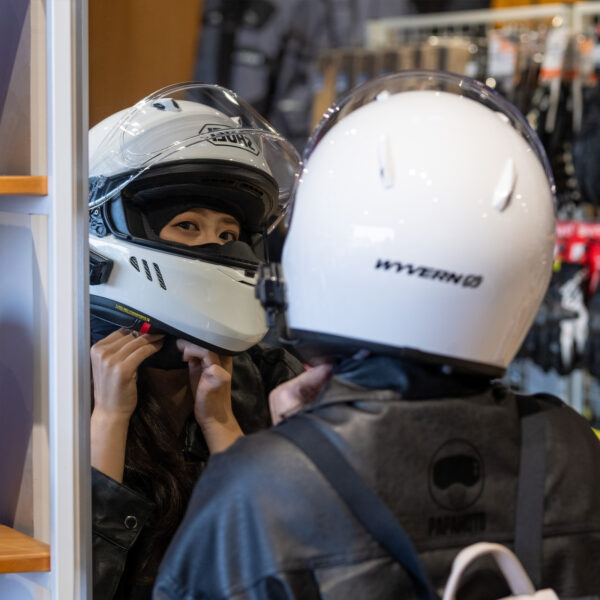 SHOEI WYVERN ∅ 白